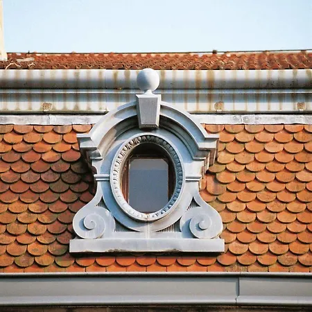 Manoir De La Roseraie - Les Collectionneurs Hotel Grignan