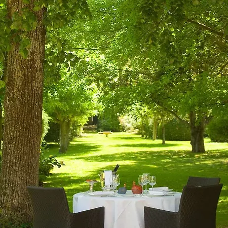 Manoir De La Roseraie - Les Collectionneurs Hotel Grignan